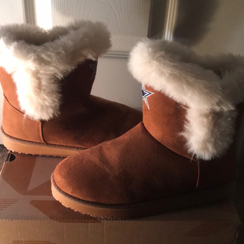 Dallas cowboy uggs!